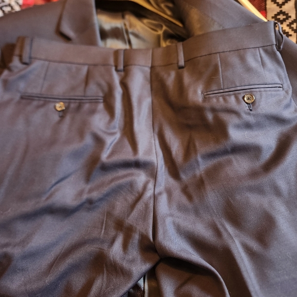 Lauren Ralph Lauren Men's Blue Wool Blend Suit Size 42S EUC - Picture 12 of 13